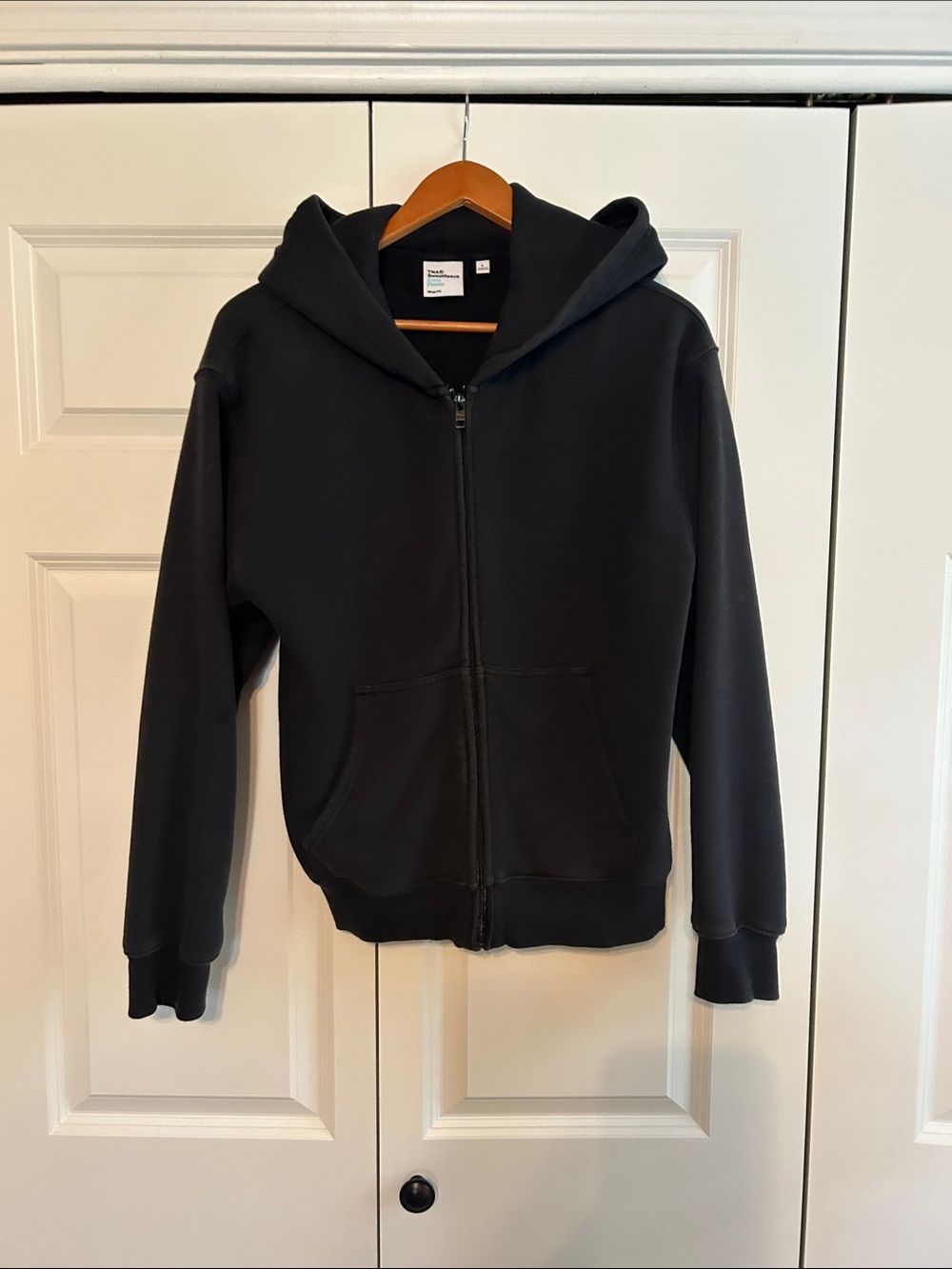 Aritzia Black Full-Zip Hooded Sweatshirt